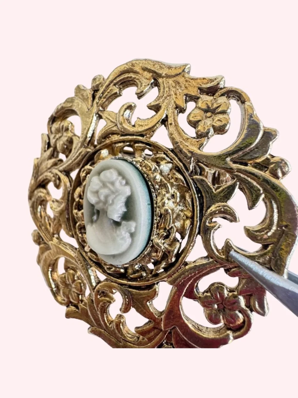 Vintage Resin Cameo Brooch Gold Tone Filigree Lady Portrait Pin Victorian Gift